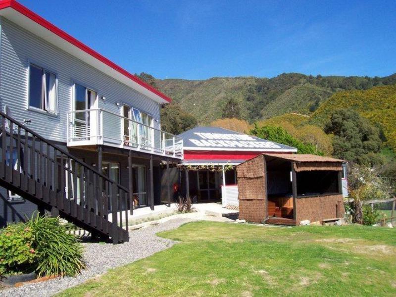 Tombstone Motel, & Backpackers * Picton