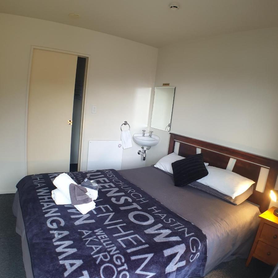Tombstone Motel, & Backpackers Hostel