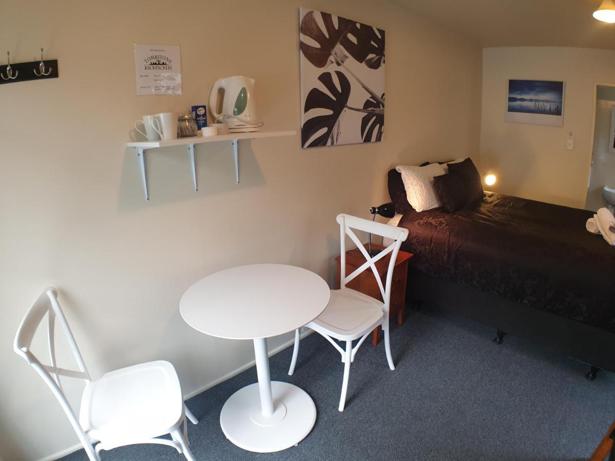 Hostel Tombstone Motel, & Backpackers Picton