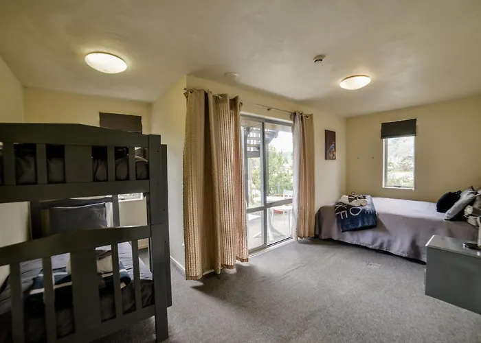 Tombstone Motel, Lodge & Backpackers