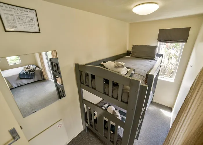 Tombstone Motel, Lodge & Backpackers