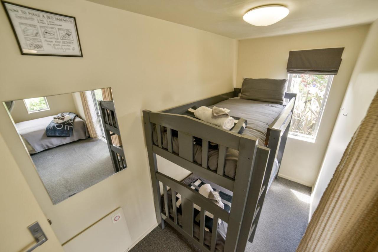 Hostel Tombstone Motel, & Backpackers Picton
